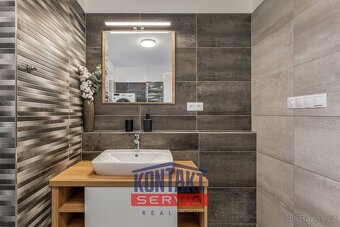 Prodej luxusního apartmánu 3+KK se saunou, terasou a zahrado - 14