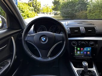 BMW E87 120i 6st. Manuál Navi CarPlay Facelift ALU R17 - 14
