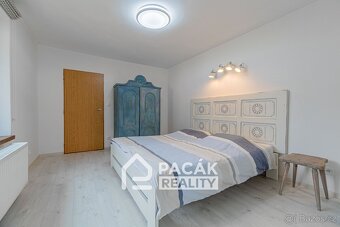 Prodej zrekonstruovaného rodinného domu o dvou bytových jedn - 14