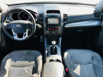Kia Sorento 2.2D 4x4 MANUÁL VÝHŘEV 1.MAJITEL PANORAMA - 14