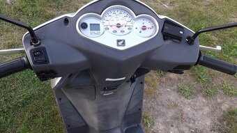 Honda Dylan 125 - 14
