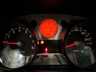 Osobní automobil Nissan Qashqai 2.0 4WD - 14
