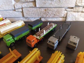 Playart a Yatming modely - osobní nákladní auta - Hong Kong. - 14