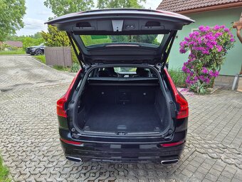 Volvo XC60 R-Design AWD 2.0D 140kw 8st. AT • 2019 • 4x4 - 14