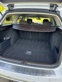 VW Passat B7 2011 2.0TDi 103kW DSG 196tkm Xenon Webasto Navi - 14