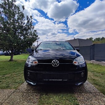 Volkswagen up 1.0 mpi benzín rok 2012 - 14
