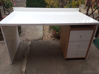 Pracovní stůl s kontejnerem - 14