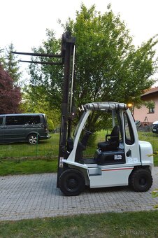 Vysokozdvižný vozík Nissan 25 2018 2,5t Unicarriers Diesel D - 14