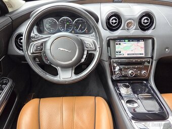 Jaguar XJ 3,0 250kW Kompr.AWD Premium Luxury DPH ČR 1.maj V6 - 14