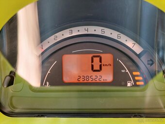 Citroen C2 1.1 r. 2005 nová STK 11/27 bez koroze a závad - 14