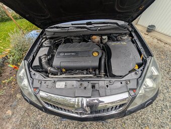 Opel Vectra C komby Z19DTH 110kW tažné, klima Xenony PEPAS - 14