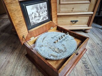Starožitný hrací stroj Polyphon, 1895 - 14