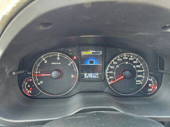 Subaru Outback 2.0D - 14
