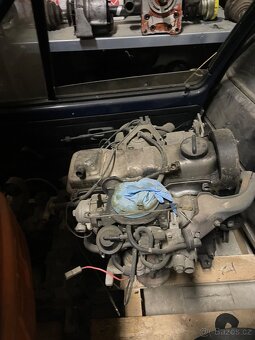VW Caddy mk1 1.6 benzín více kusů, 2x doklady - 14
