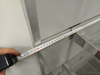 Vybavení obchodu - drážkové panely, pult, skříň - 14