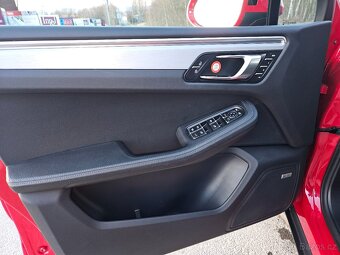 Porsche Macan S 4x4 3.0i V6 r.v.2021 Full vybava - 14