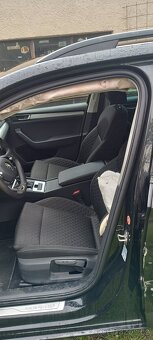 Skoda Superb Combi iV 1.4 TSI hybrid rok výroby 2022 - 14