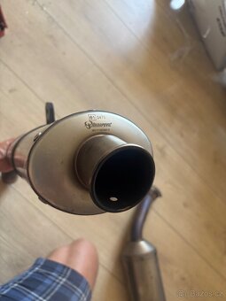 Ladene vyfuky Akrapovic na Yamaha R1 04-06 Rn12 - 14