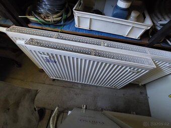 4x deskovy radiator + drzaky + termoventily - 14