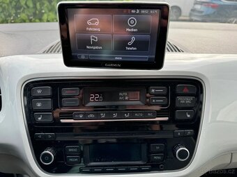 Volkswagen e-up 2014/60kw/150km/panorama/výhřev/sound system - 14