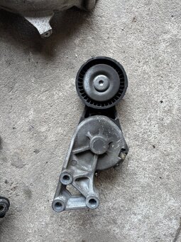 Náhradní díly - 14