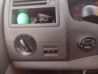 VW T5 1,9TDI 77kw Caravella 9-míst - 14
