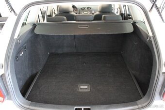 Volkswagen Golf, 1.6 TDI 77kW TRENDLINE,S.KNIHA - 14