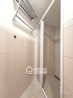 Pronájem zrekonstruované vybavené kanceláře 1+kk (27 m2) v O - 14