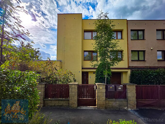 Pronájem prostorného pokoje (30 m2), Praha 8 - Čimice, ul. J - 14