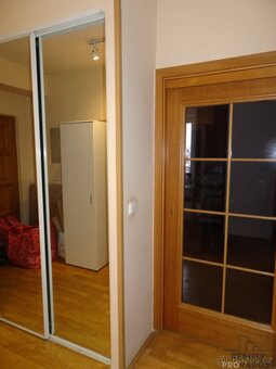 Prodej bytu 3+kk se dvěma balkony, Pardubice - centrum - 14