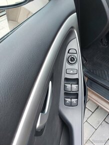 Hyundai i30 kombi, benzín + LPG, automat, elektrony - 14