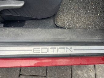 Volkswagen Golf 1.416v 55kw rok 2000 Edition - 14