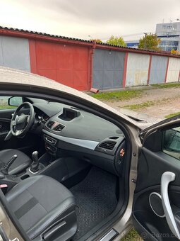 Renault Fluence 2010 1.6i - 14