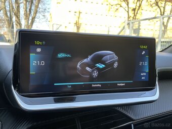 Peugeot e-208 / GT - 14
