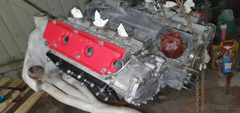 Karburátorový motor Porsche 2.2. Hydraulický napínač řetězu - 14