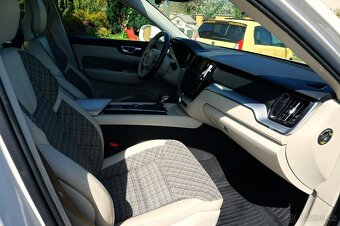 VOLVO XC60 D5 173KW 2018 MOMENTUM CZ ODPOČET DPH - 14