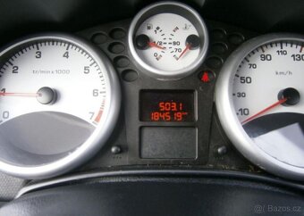 Peugeot 207 1.4i 70kw,klima benzín manuál 70 kw - 14