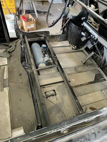 Tatra 603 k dokončení + ND - 14