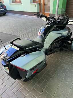 2022 Can am Spyder F3-T - 14