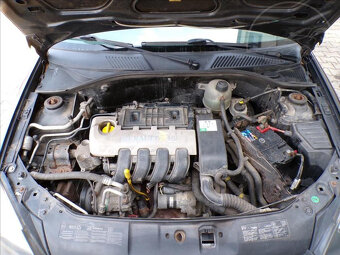 Renault Clio 1,2 i,16V-HNED ODJÍŽDÍTE - 14