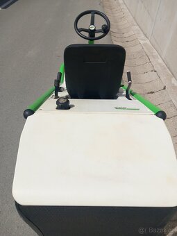Prodám zahradní traktor Etesia Bahia 14Hp Hydro - 14