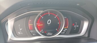 Volvo Xc60 D4 140kw FWD manuál - 14
