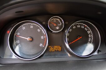Opel Antara 2.2CDTi krásne zachovalé auto - 14