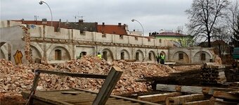 Staré trámy a  rozebrání starých střech stodol - 14
