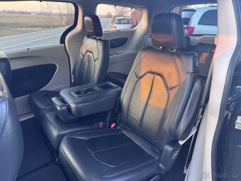 Chrysler Pacifica 3,6 RU 8 míst Kůže 2017 - 14