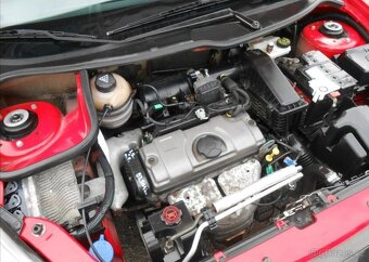 Peugeot 206 1,1 i 44 kW PLUS Serviska benzín - 14