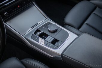 BMW Rad 3 Touring 318d mHEV A/T //AJ NA SPLÁTKY - 14