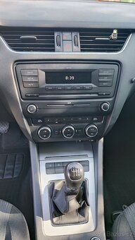 Škoda Octavia 3-1.8 TSI- poškozený motor - 14