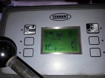 Podlahový kombinovaný mycí stroj Tennant 8300 MAX Pro 120 - 14