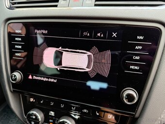 Škoda Octavia 3 Combi Style 2.0 TDI 110kW DSG ACC Ambient Qi - 14